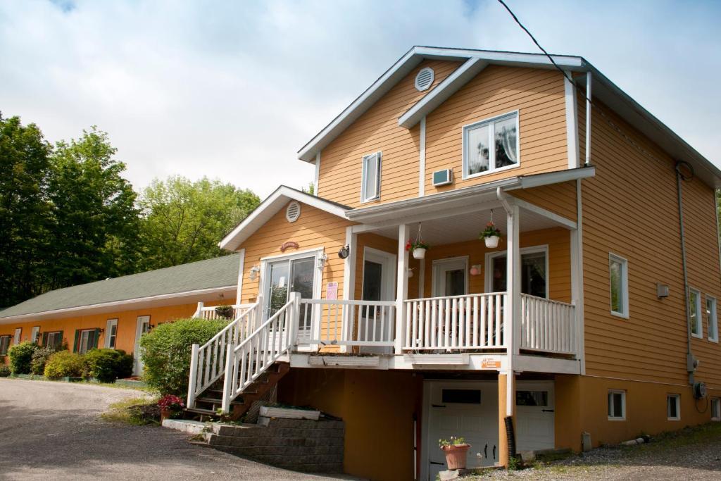 Motel de la montagne Orford Esterno foto